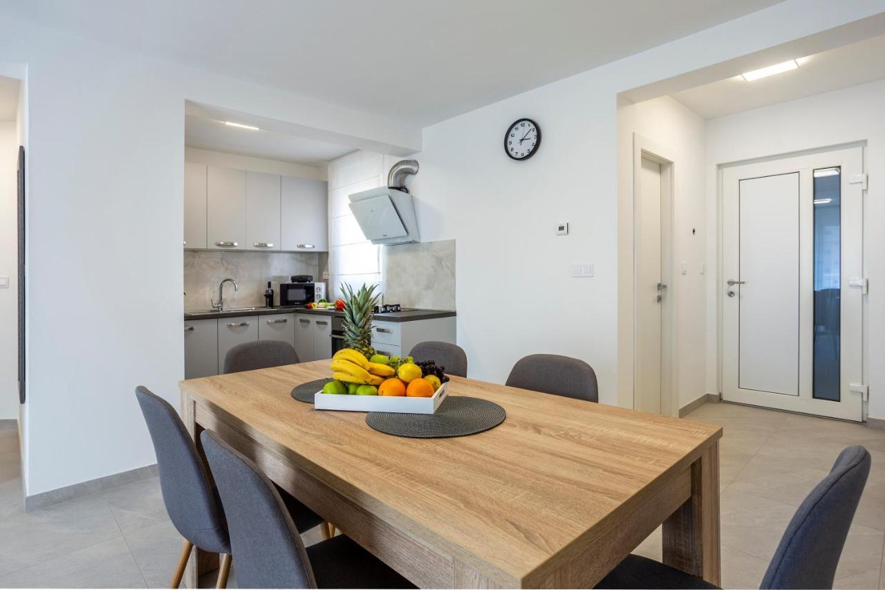 City Apartments Silver بولا المظهر الخارجي الصورة